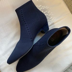 Worn once Eileen Fisher Sock Bootie in color midnight